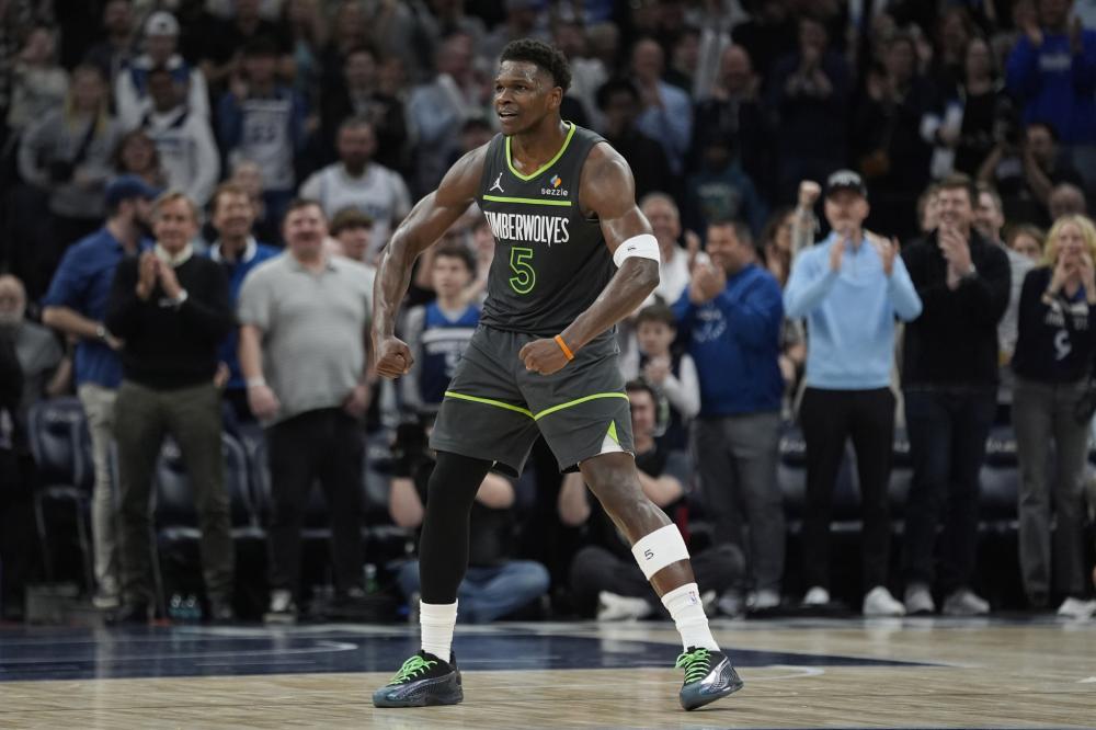 场球员很快 场球员很快