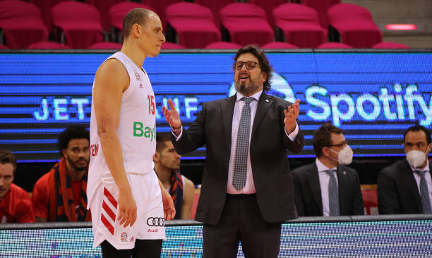 在战术上发 在战术上发